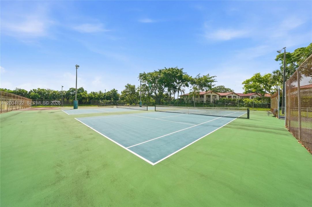For Sale: $85,000 (1 beds, 1 baths, 720 Square Feet)