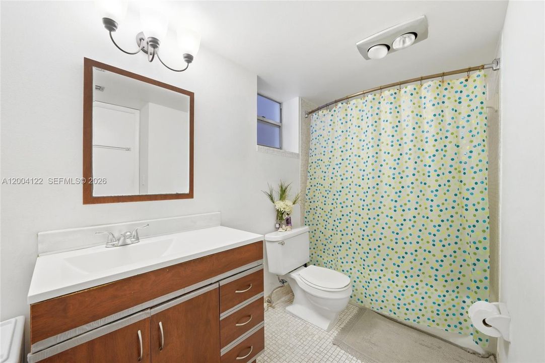 For Sale: $85,000 (1 beds, 1 baths, 720 Square Feet)