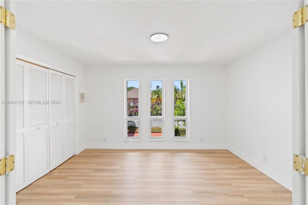 Activo con contrato: $599,900 (4 camas, 3 baños, 2664 Pies cuadrados)