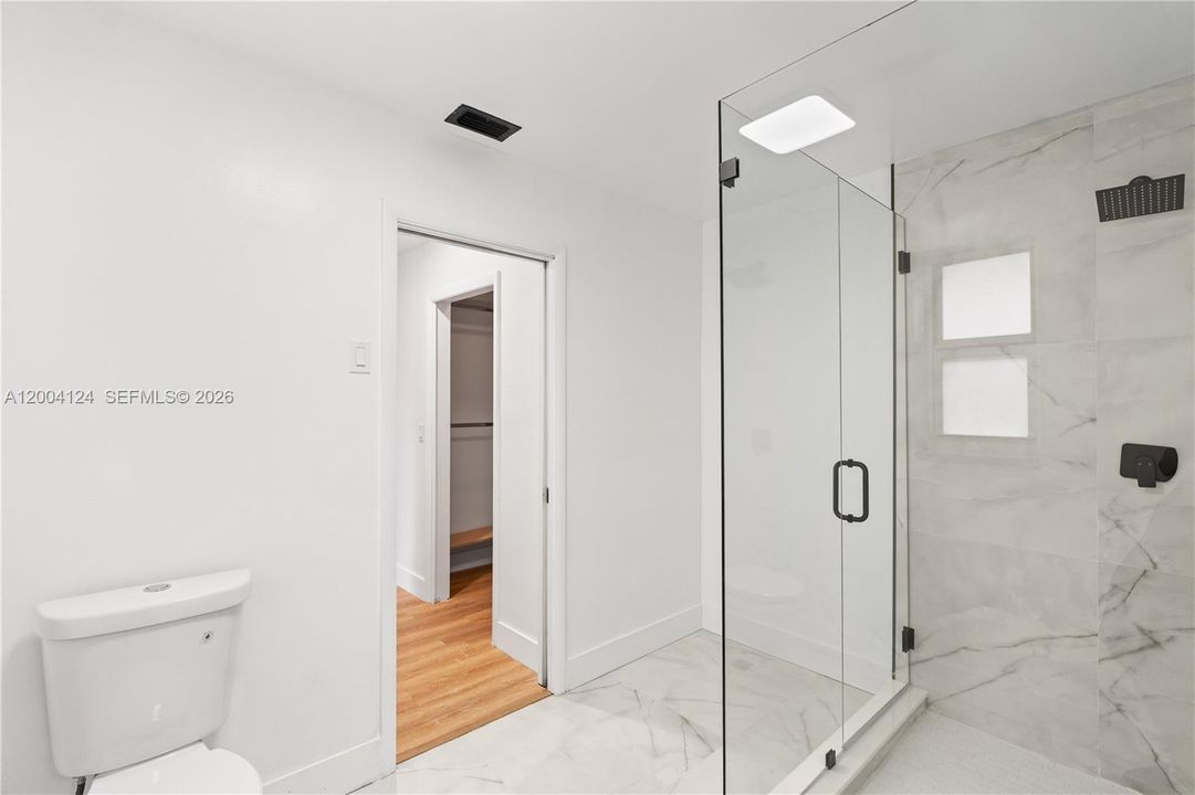 Activo con contrato: $599,900 (4 camas, 3 baños, 2664 Pies cuadrados)