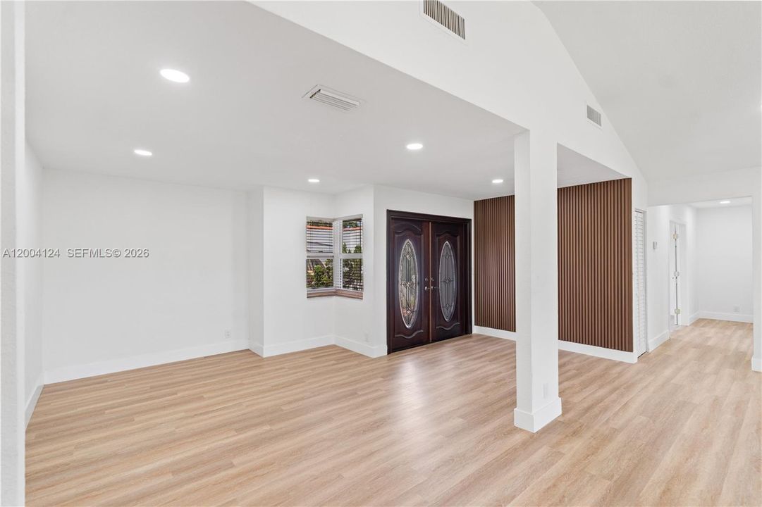 Activo con contrato: $599,900 (4 camas, 3 baños, 2664 Pies cuadrados)