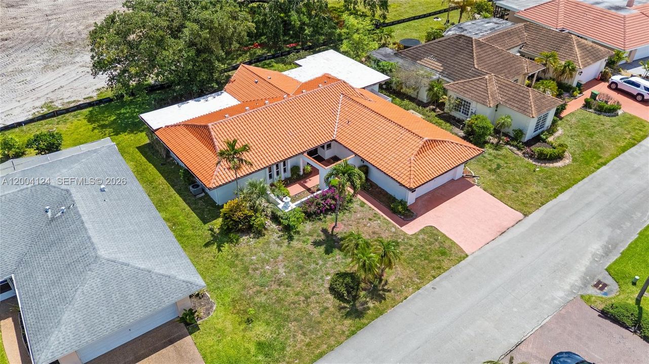 Activo con contrato: $599,900 (4 camas, 3 baños, 2664 Pies cuadrados)