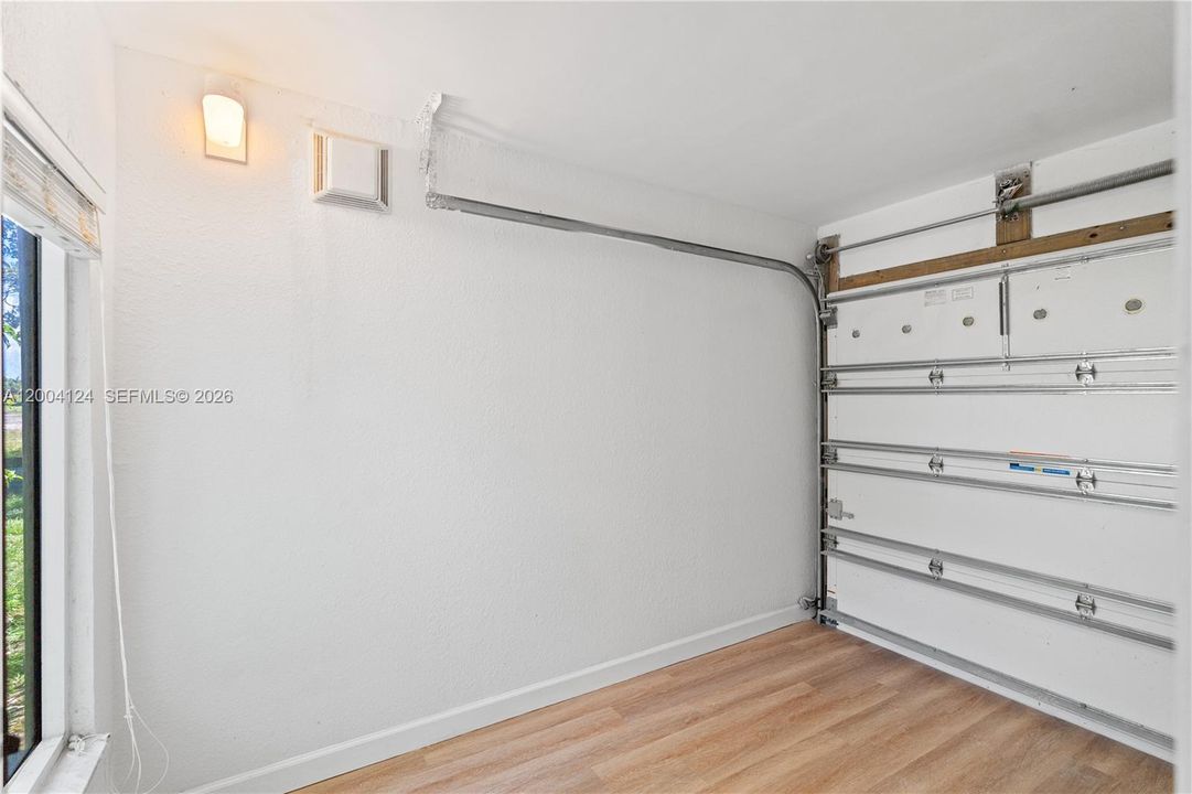Activo con contrato: $599,900 (4 camas, 3 baños, 2664 Pies cuadrados)