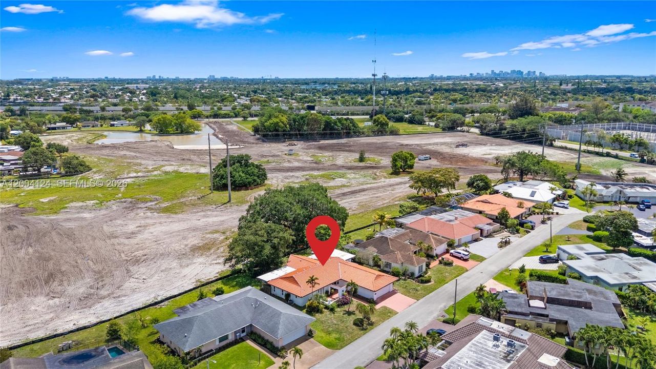 Activo con contrato: $599,900 (4 camas, 3 baños, 2664 Pies cuadrados)