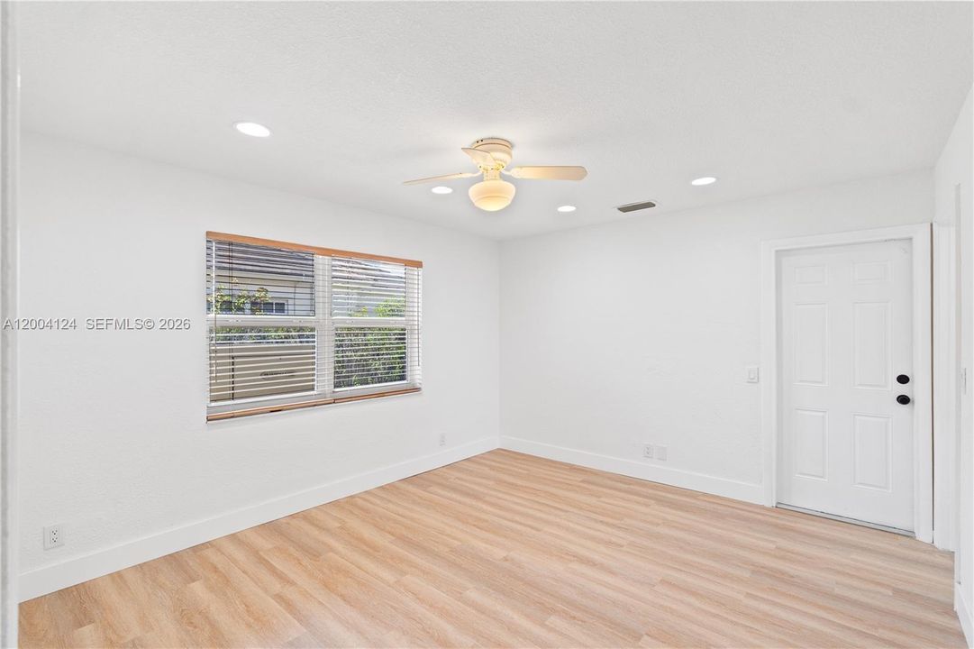 Activo con contrato: $599,900 (4 camas, 3 baños, 2664 Pies cuadrados)