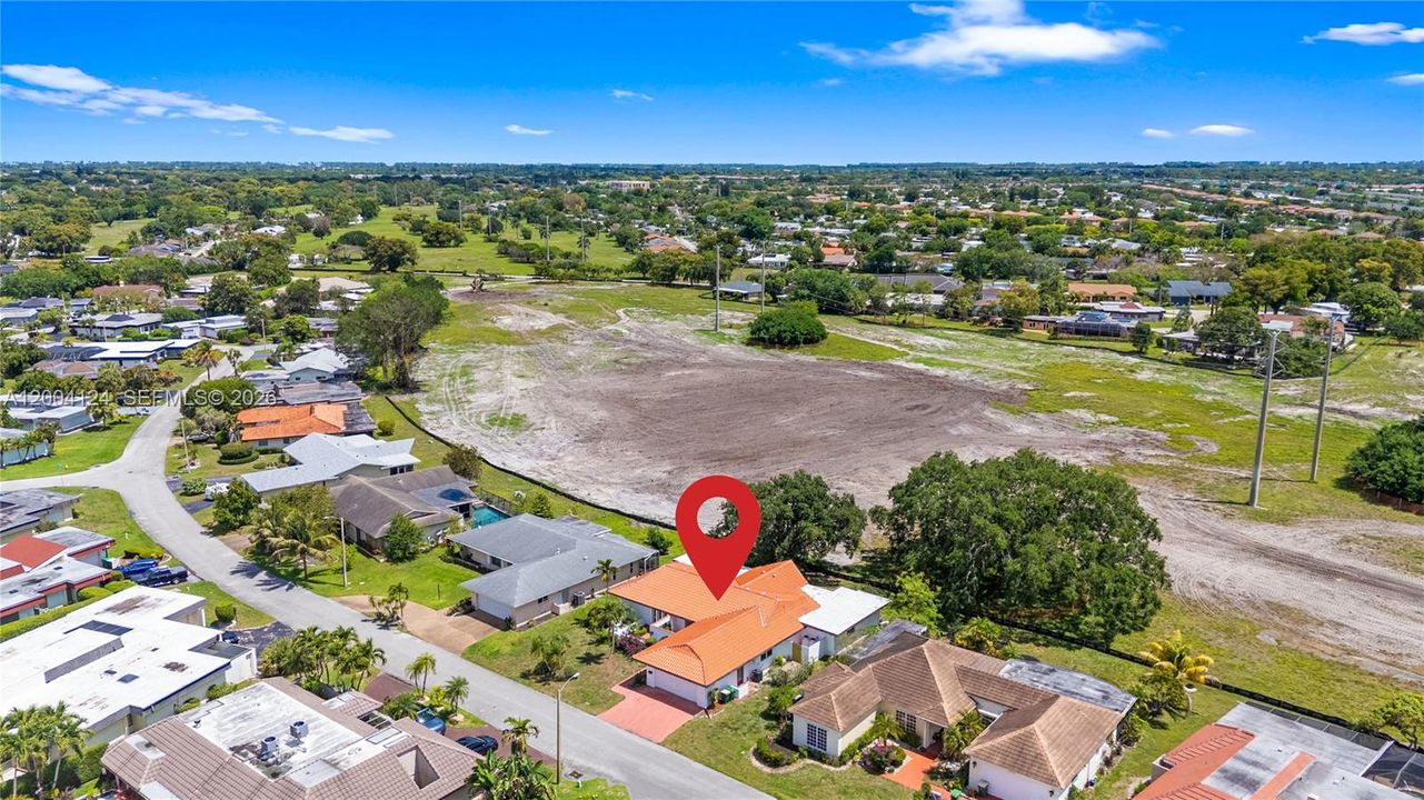 Activo con contrato: $599,900 (4 camas, 3 baños, 2664 Pies cuadrados)