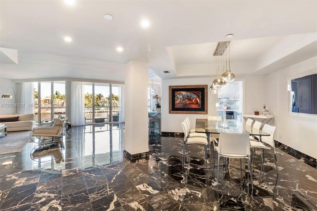 For Sale: $1,550,000 (3 beds, 3 baths, 2970 Square Feet)