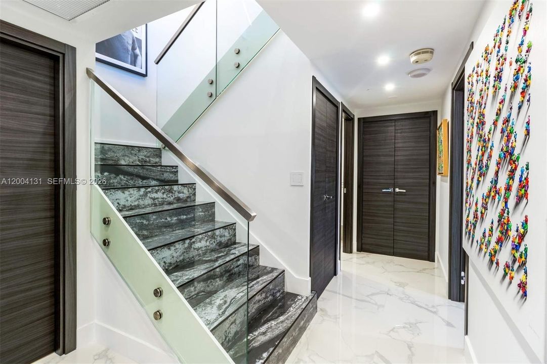For Sale: $1,550,000 (3 beds, 3 baths, 2970 Square Feet)