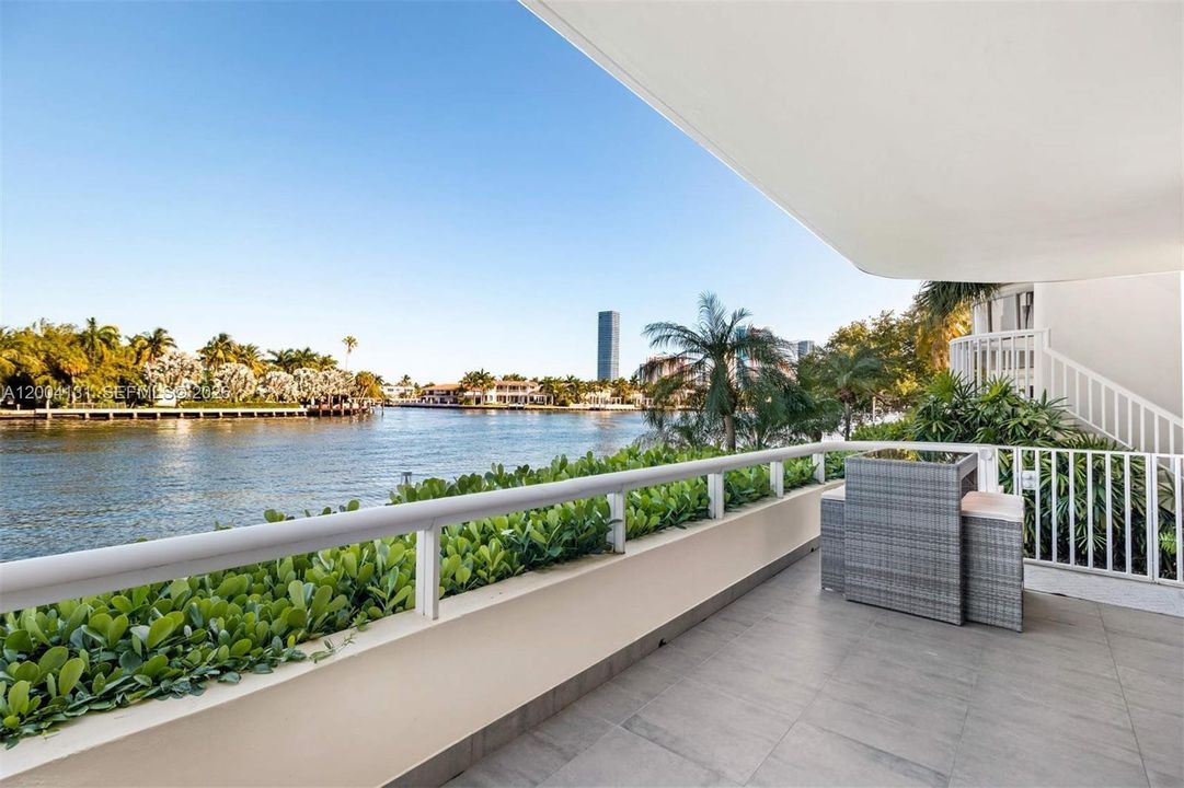 For Sale: $1,550,000 (3 beds, 3 baths, 2970 Square Feet)