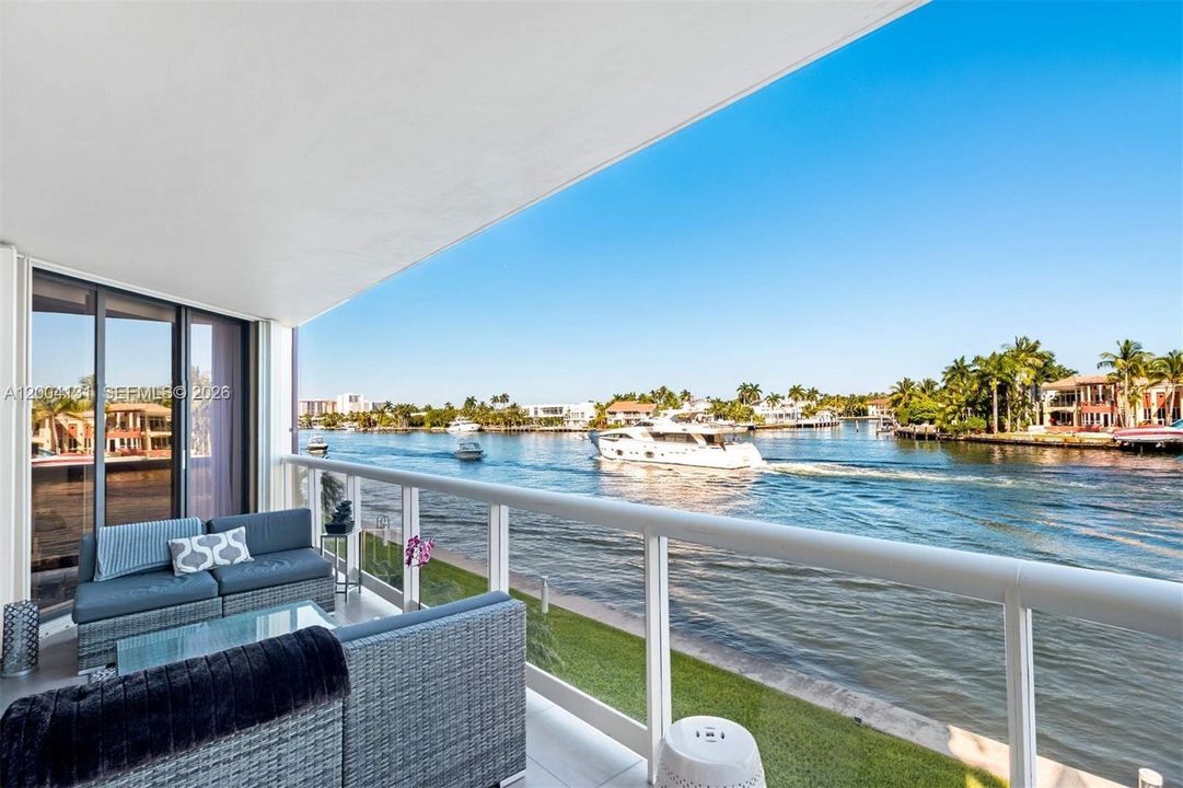 For Sale: $1,550,000 (3 beds, 3 baths, 2970 Square Feet)