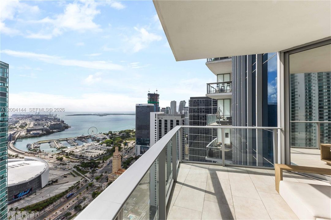 For Sale: $895,000 (1 beds, 2 baths, 1254 Square Feet)