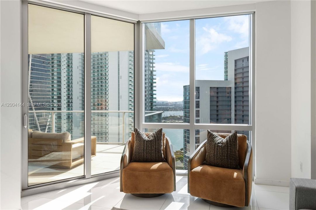 For Sale: $895,000 (1 beds, 2 baths, 1254 Square Feet)