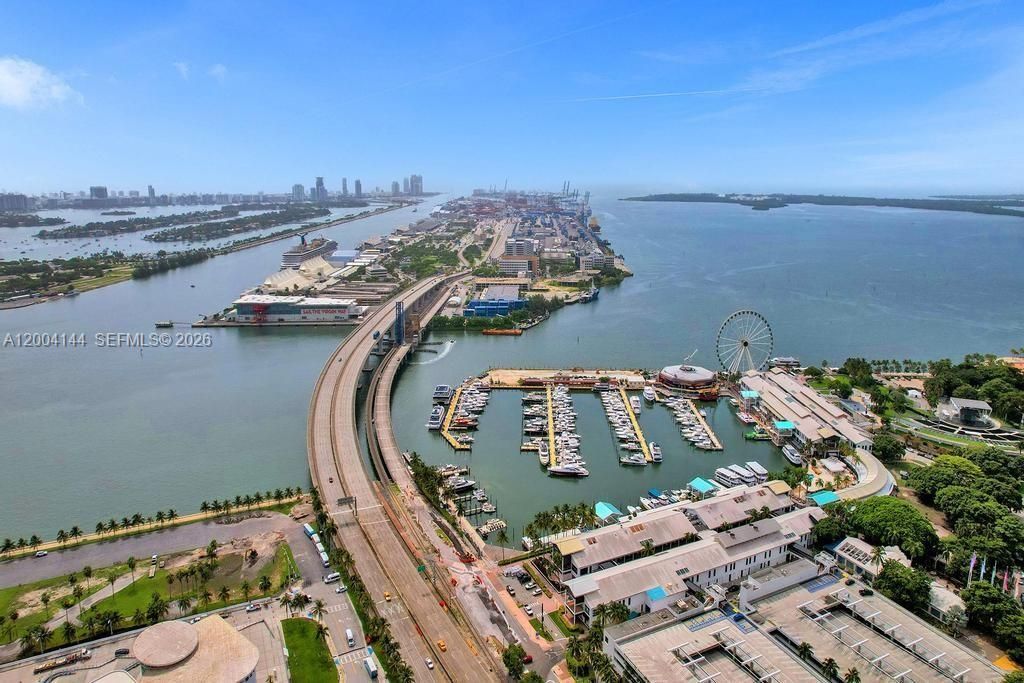 For Sale: $895,000 (1 beds, 2 baths, 1254 Square Feet)