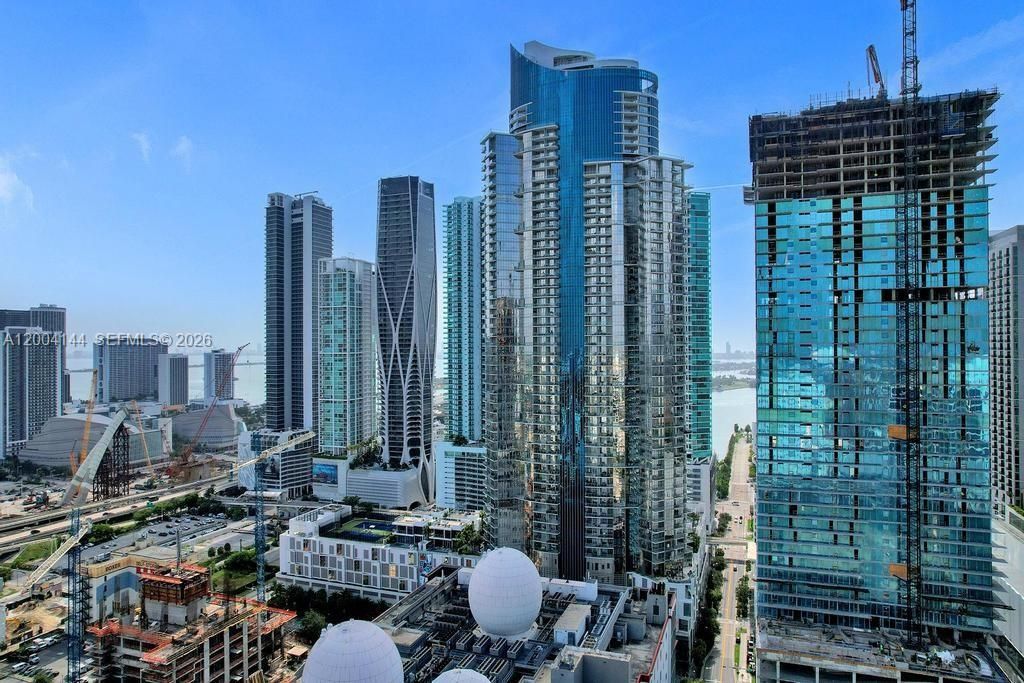 For Sale: $895,000 (1 beds, 2 baths, 1254 Square Feet)