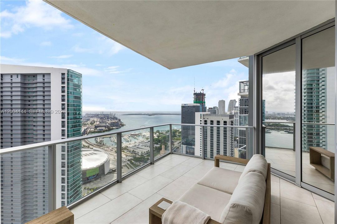 For Sale: $895,000 (1 beds, 2 baths, 1254 Square Feet)