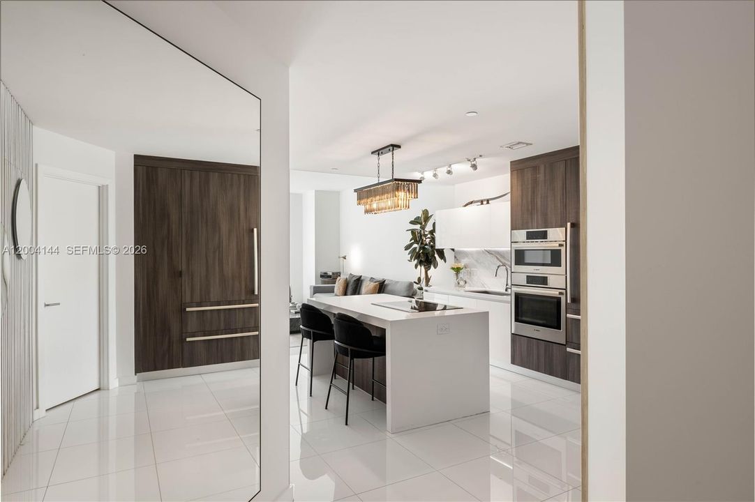 For Sale: $895,000 (1 beds, 2 baths, 1254 Square Feet)
