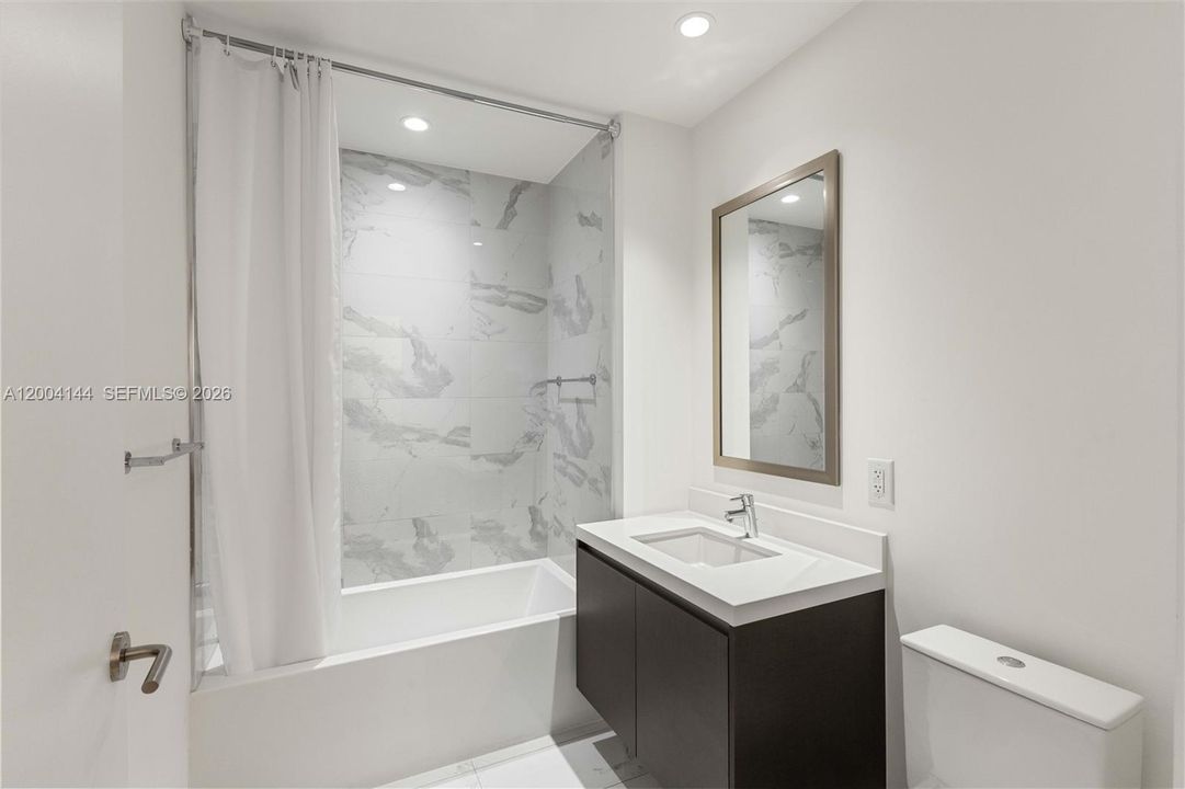 For Sale: $895,000 (1 beds, 2 baths, 1254 Square Feet)