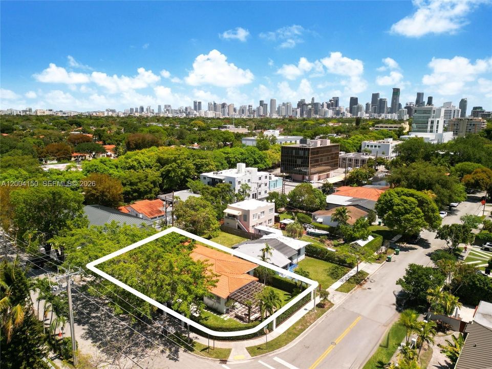 Activo con contrato: $1,475,000 (3 camas, 2 baños, 1898 Pies cuadrados)