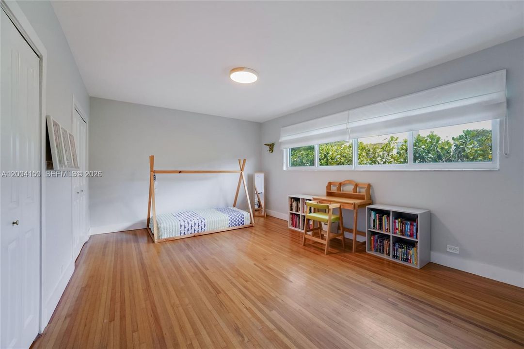 Activo con contrato: $1,475,000 (3 camas, 2 baños, 1898 Pies cuadrados)
