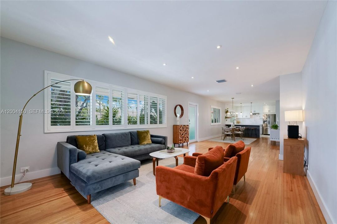 Activo con contrato: $1,475,000 (3 camas, 2 baños, 1898 Pies cuadrados)