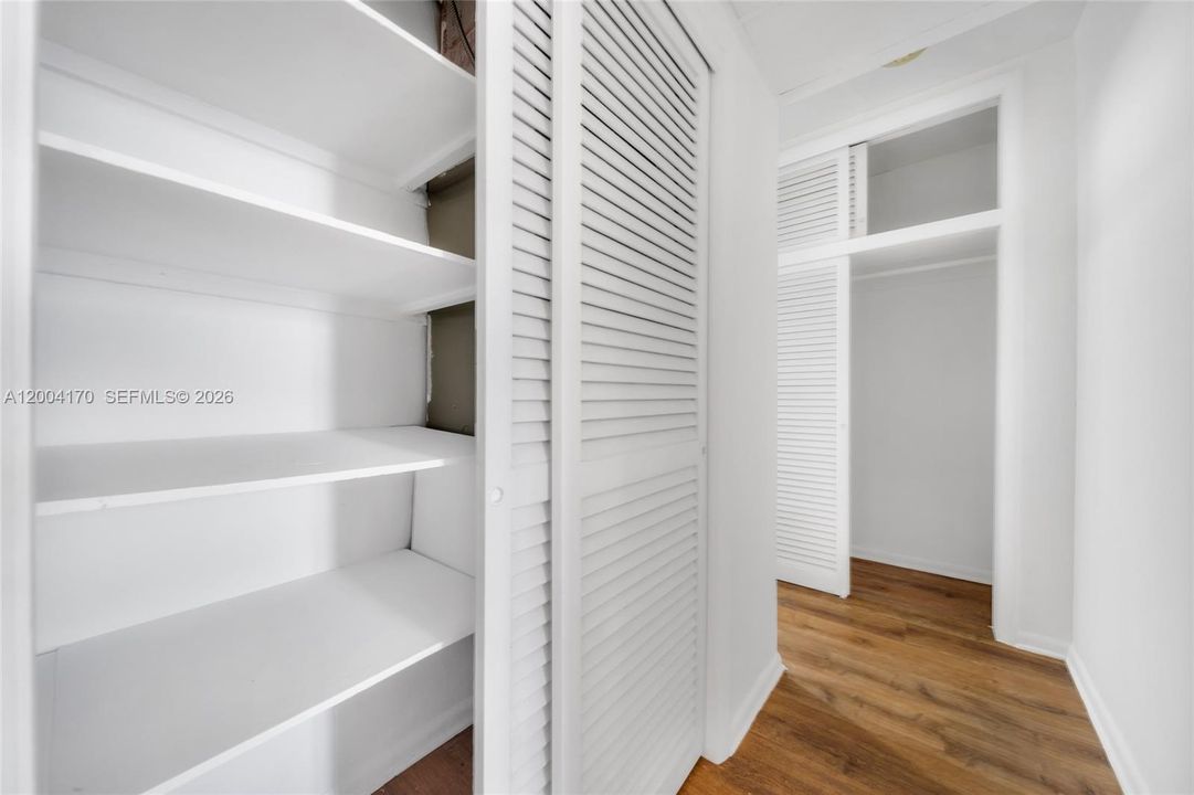 На продажу: $269,900 (1 спален, 1 ванн, 650 Квадратных фут)