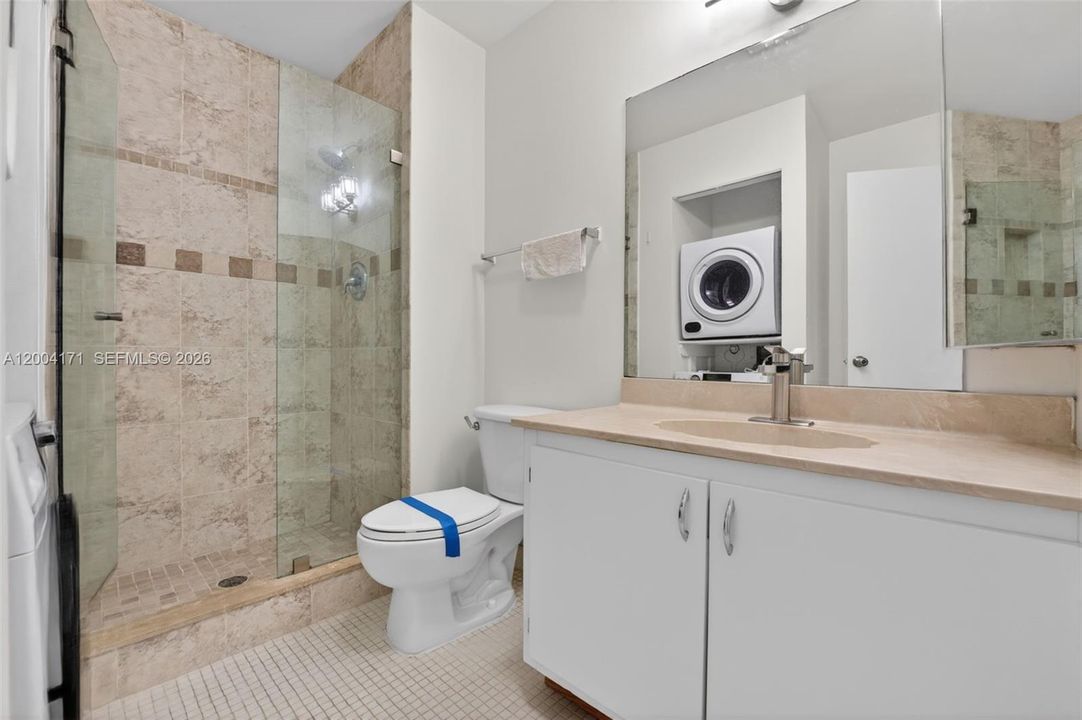 В аренду: $2,250 (2 спален, 2 ванн, 1216 Квадратных фут)