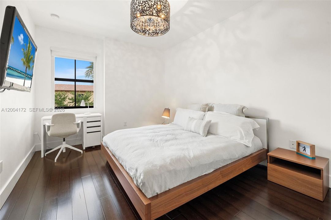 For Sale: $1,300,000 (4 beds, 3 baths, 2674 Square Feet)