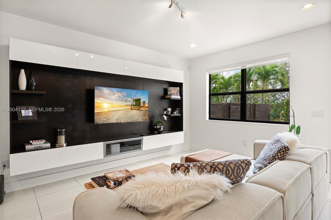 For Sale: $1,300,000 (4 beds, 3 baths, 2674 Square Feet)