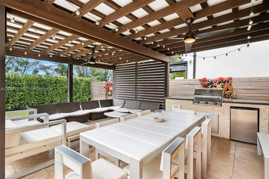 For Sale: $1,300,000 (4 beds, 3 baths, 2674 Square Feet)