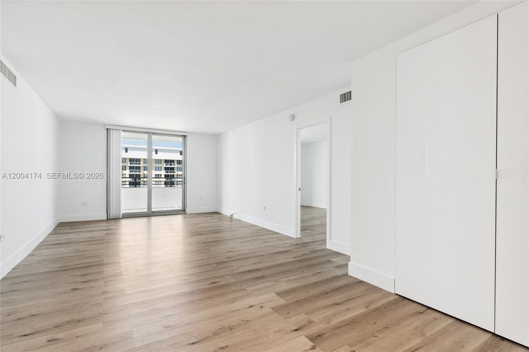 Active With Contract: $3,150 (2 beds, 2 baths, 1048 Square Feet)