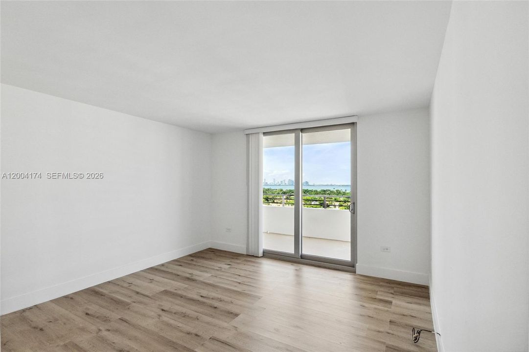 Active With Contract: $3,150 (2 beds, 2 baths, 1048 Square Feet)