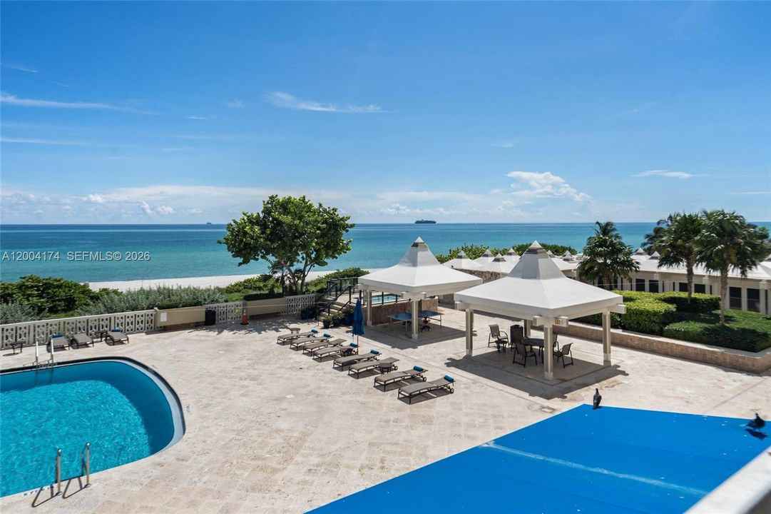 Active With Contract: $3,150 (2 beds, 2 baths, 1048 Square Feet)