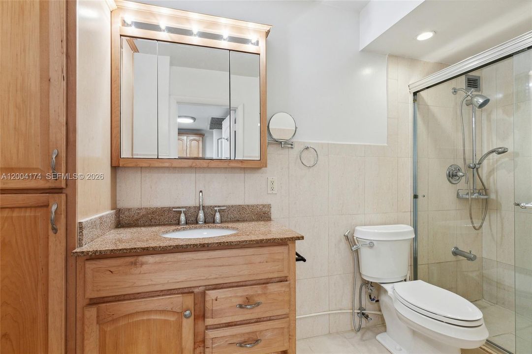 Active With Contract: $3,150 (2 beds, 2 baths, 1048 Square Feet)