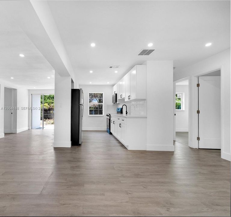En Venta: $415,000 (3 camas, 2 baños, 980 Pies cuadrados)