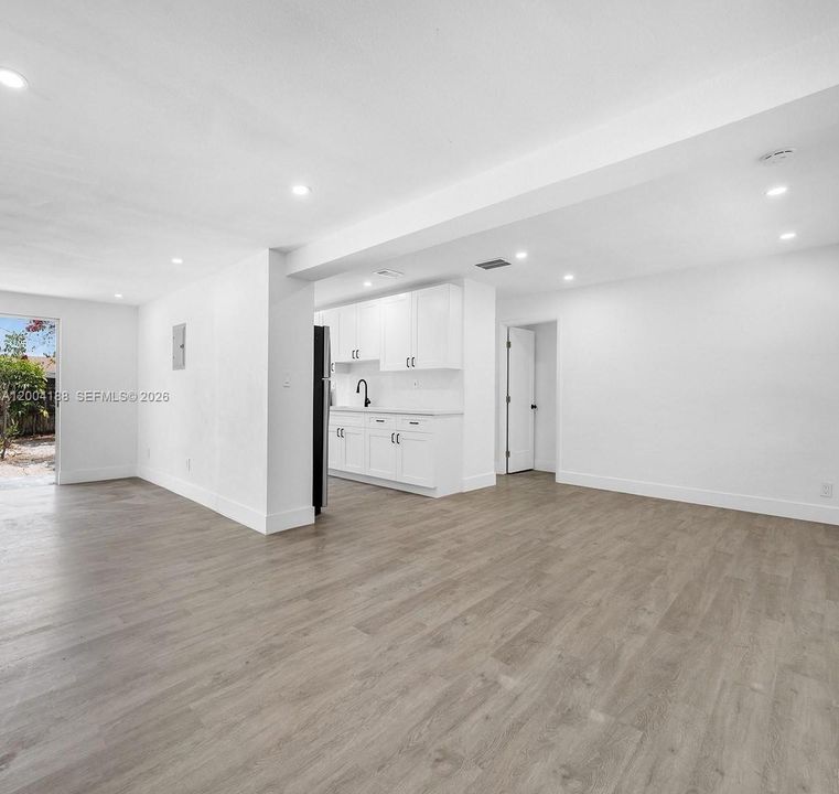 En Venta: $415,000 (3 camas, 2 baños, 980 Pies cuadrados)