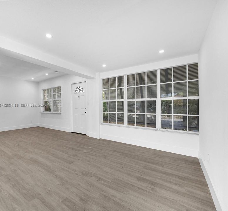 En Venta: $415,000 (3 camas, 2 baños, 980 Pies cuadrados)