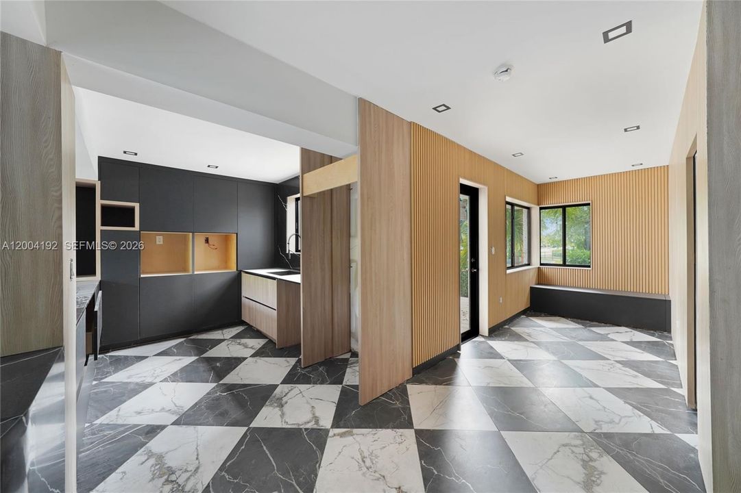 Active With Contract: $1,499,900 (6 beds, 4 baths, 4307 Square Feet)