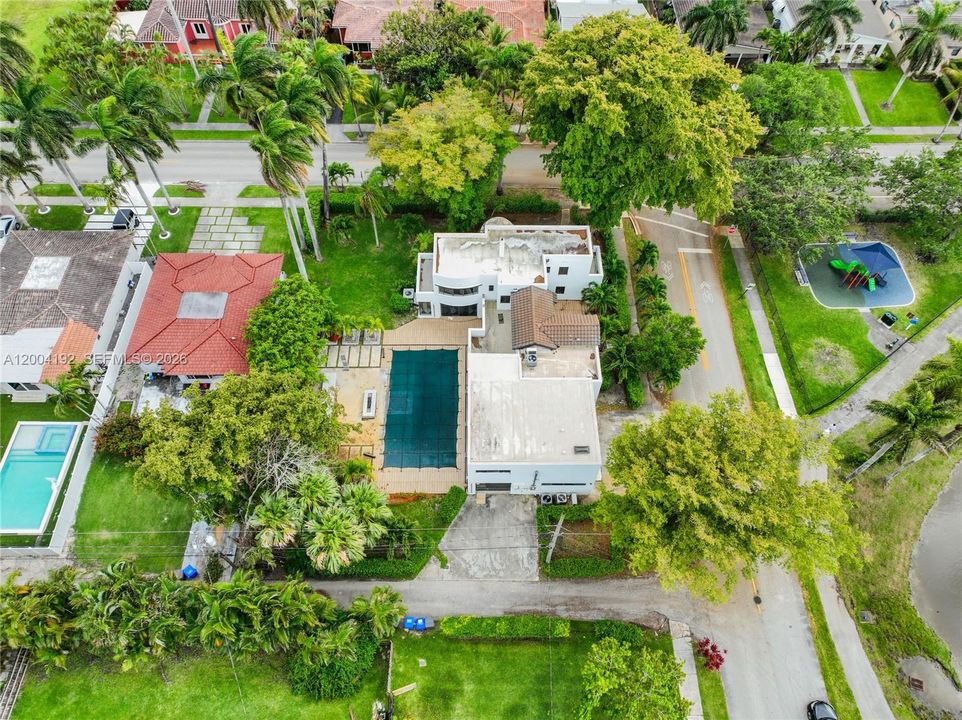 Active With Contract: $1,499,900 (6 beds, 4 baths, 4307 Square Feet)