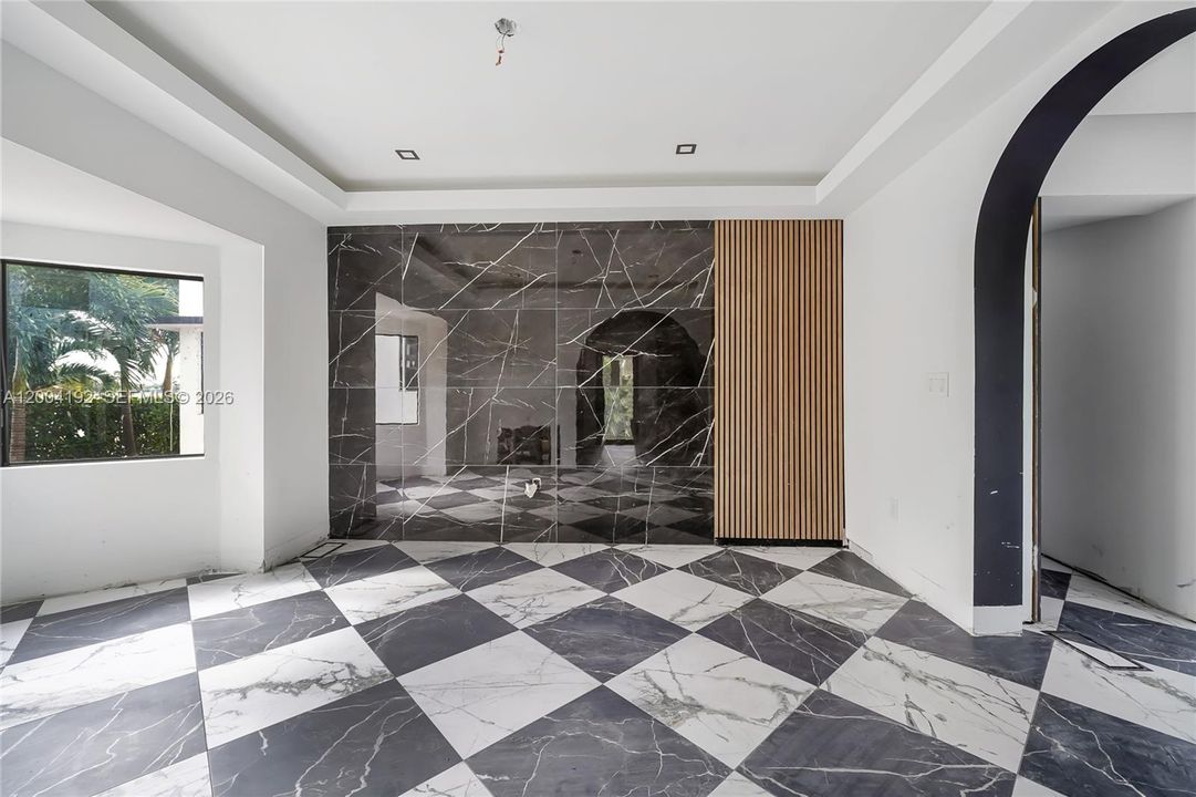 Active With Contract: $1,499,900 (6 beds, 4 baths, 4307 Square Feet)