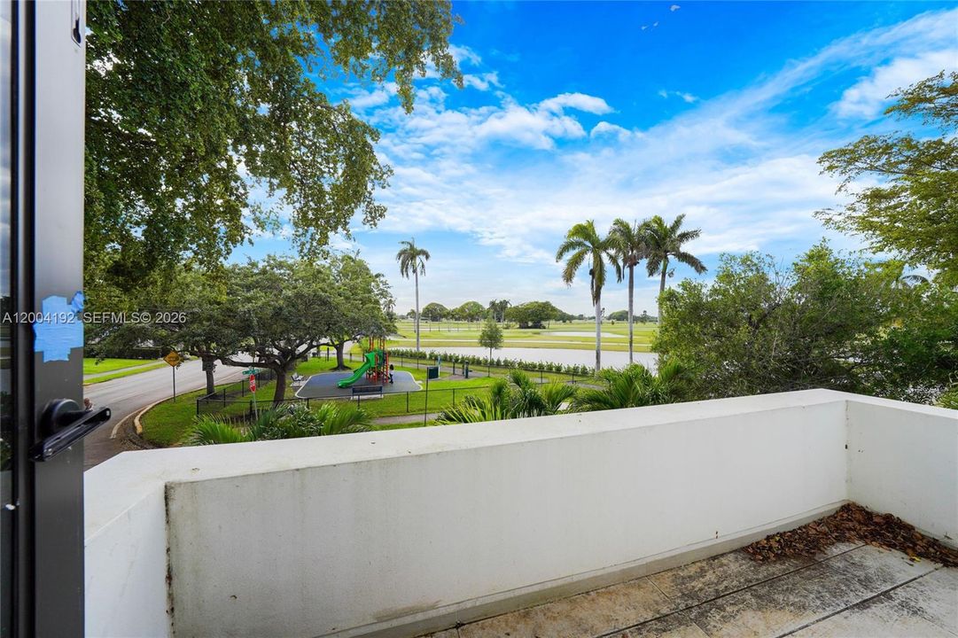 Active With Contract: $1,499,900 (6 beds, 4 baths, 4307 Square Feet)