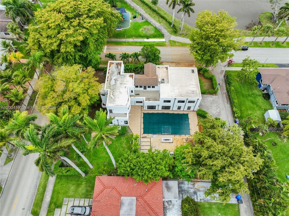 Active With Contract: $1,499,900 (6 beds, 4 baths, 4307 Square Feet)