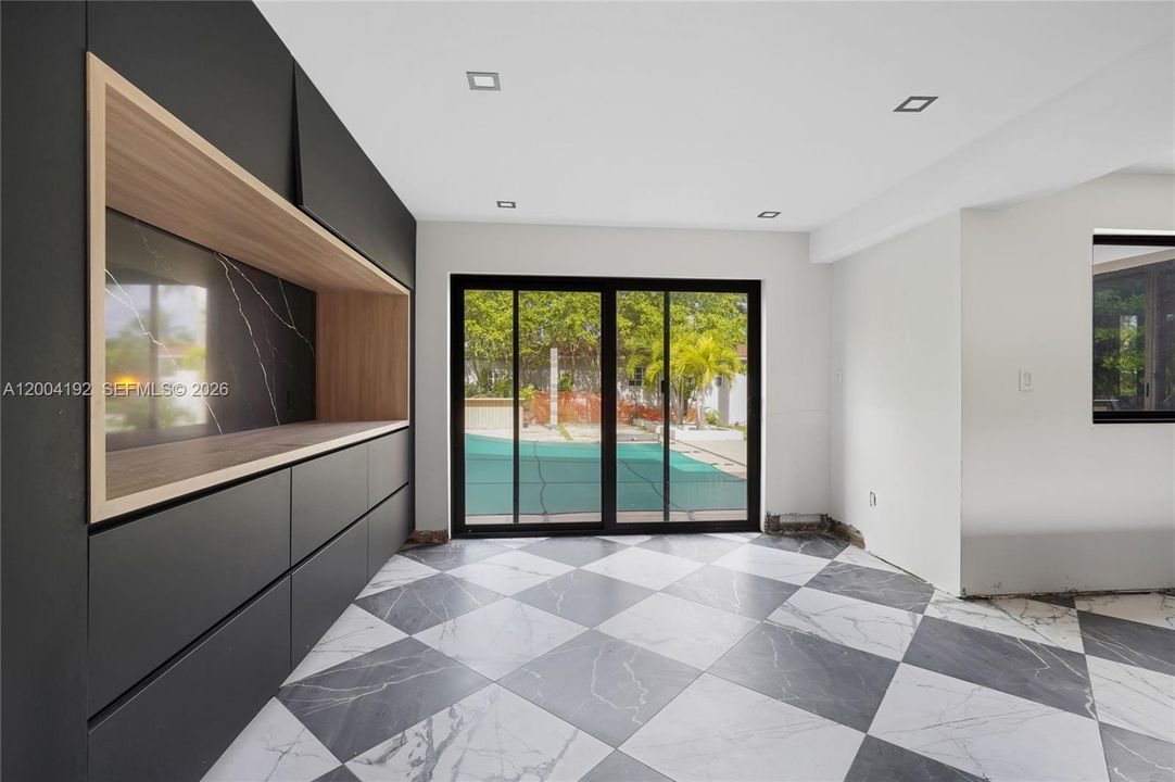 Active With Contract: $1,499,900 (6 beds, 4 baths, 4307 Square Feet)