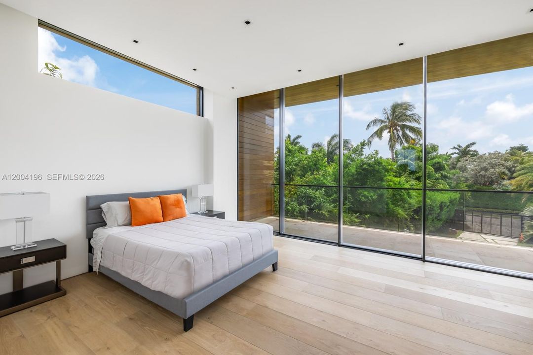 En Renta: $165,000 (7 camas, 7 baños, 7066 Pies cuadrados)