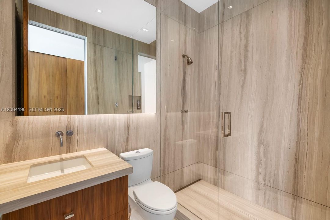 En Renta: $165,000 (7 camas, 7 baños, 7066 Pies cuadrados)