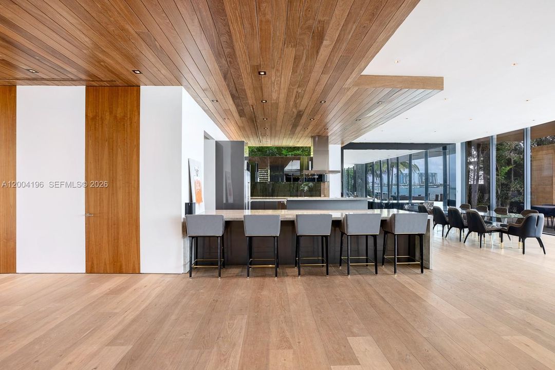 En Renta: $165,000 (7 camas, 7 baños, 7066 Pies cuadrados)