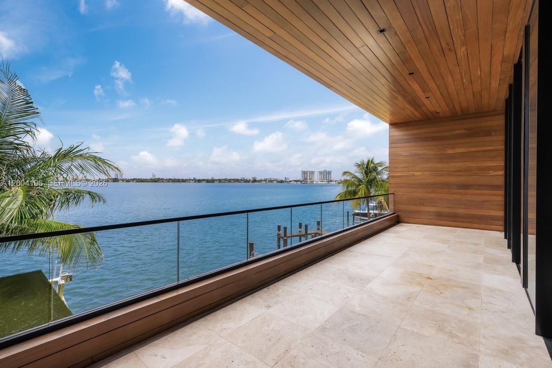 En Renta: $165,000 (7 camas, 7 baños, 7066 Pies cuadrados)