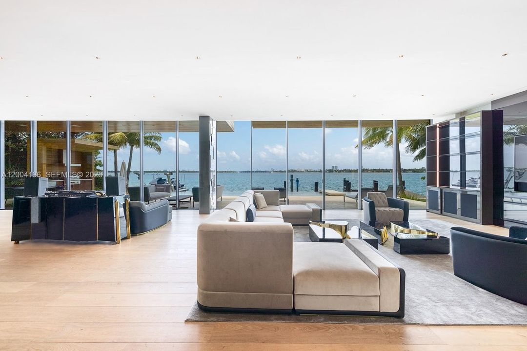 En Renta: $165,000 (7 camas, 7 baños, 7066 Pies cuadrados)