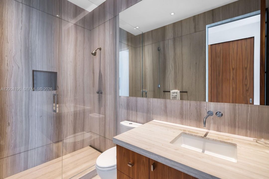 En Renta: $165,000 (7 camas, 7 baños, 7066 Pies cuadrados)
