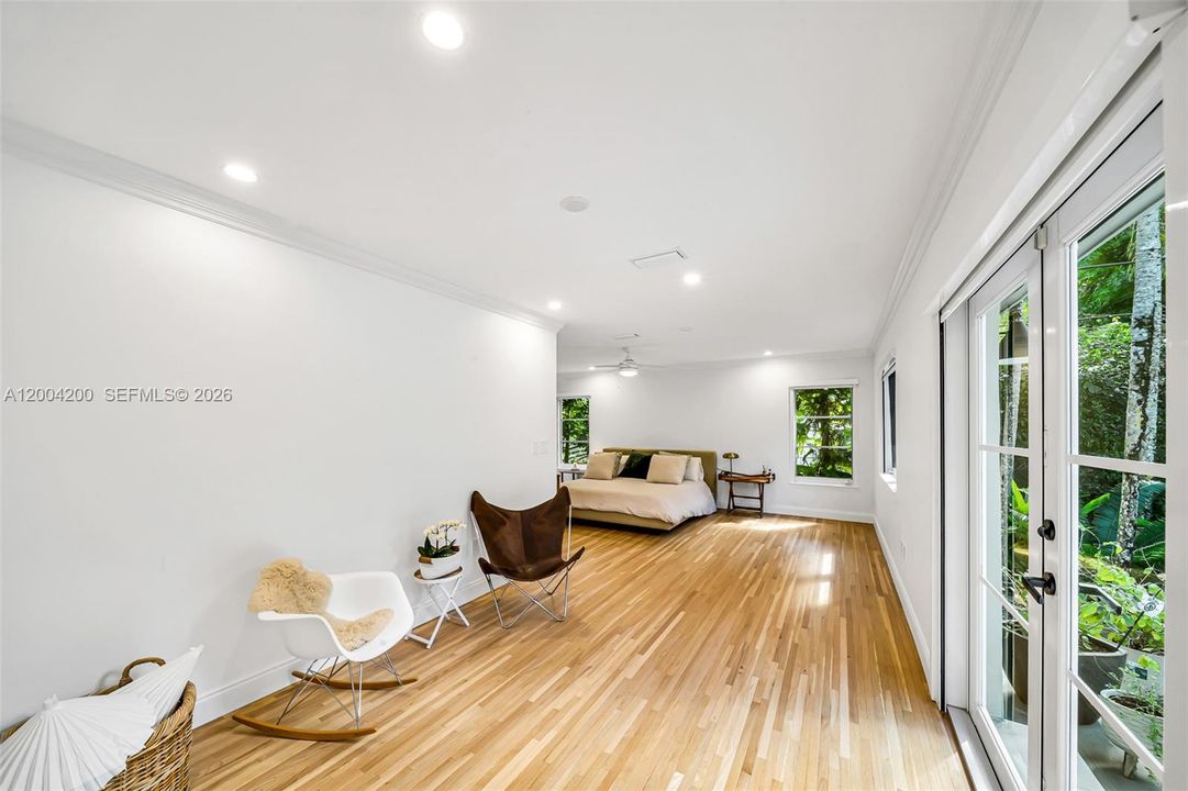 Active With Contract: $15,900 (4 beds, 4 baths, 2330 Square Feet)