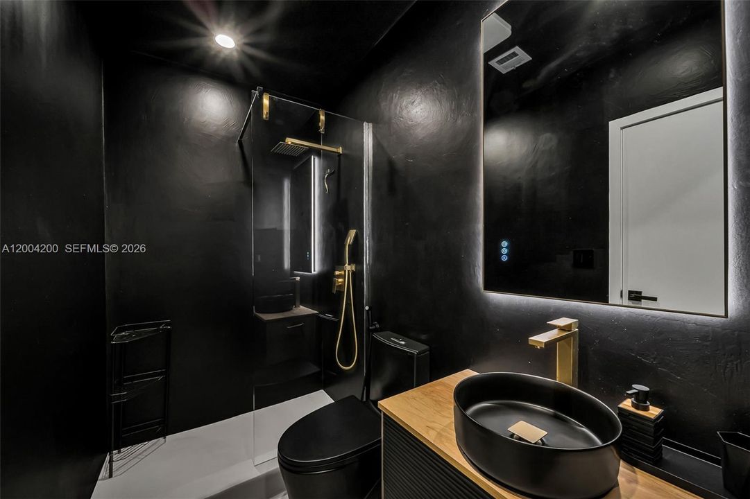2nd Bathroom